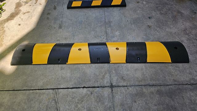 Estacionamientos - Estacionamientos y subterráneos